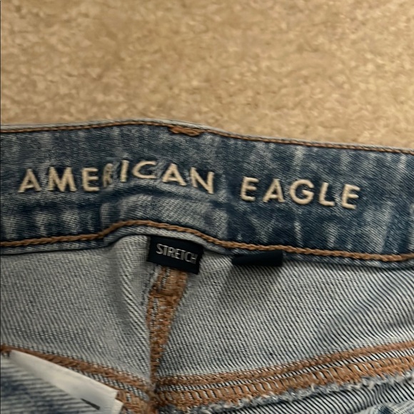 American Eagle Outfitters Curvy High-Rise Baggy Jeans - Picture 3 of 4